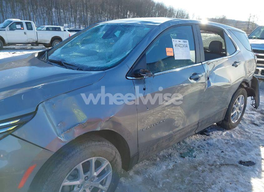 Photo 6 of 2024 Chevrolet Equinox AWD LT (VIN 3GNAXUEG2RL165620)