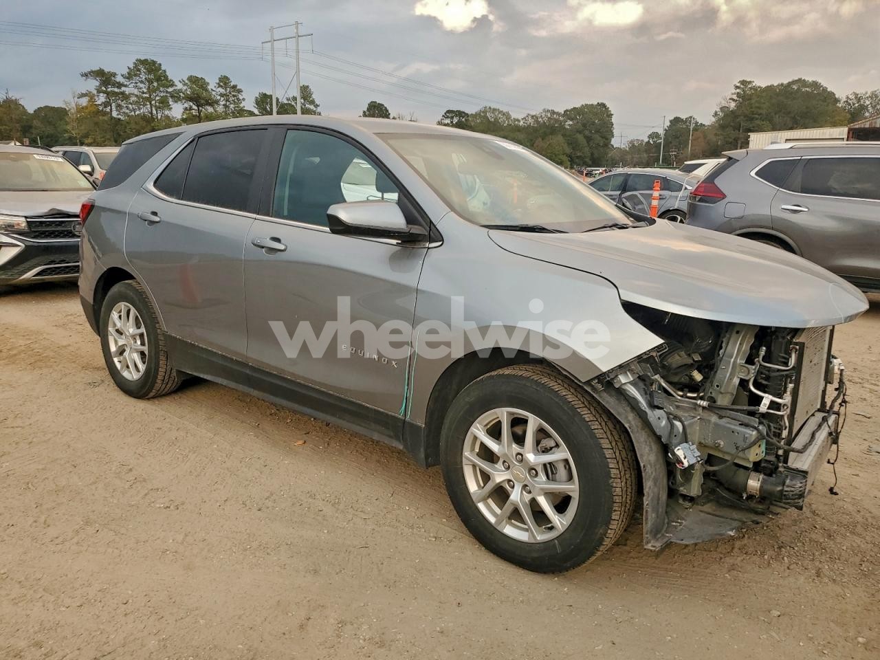 Photo 4 of 2024 CHEVROLET EQUINOX LT (VIN 3GNAXUEG2RS249460)