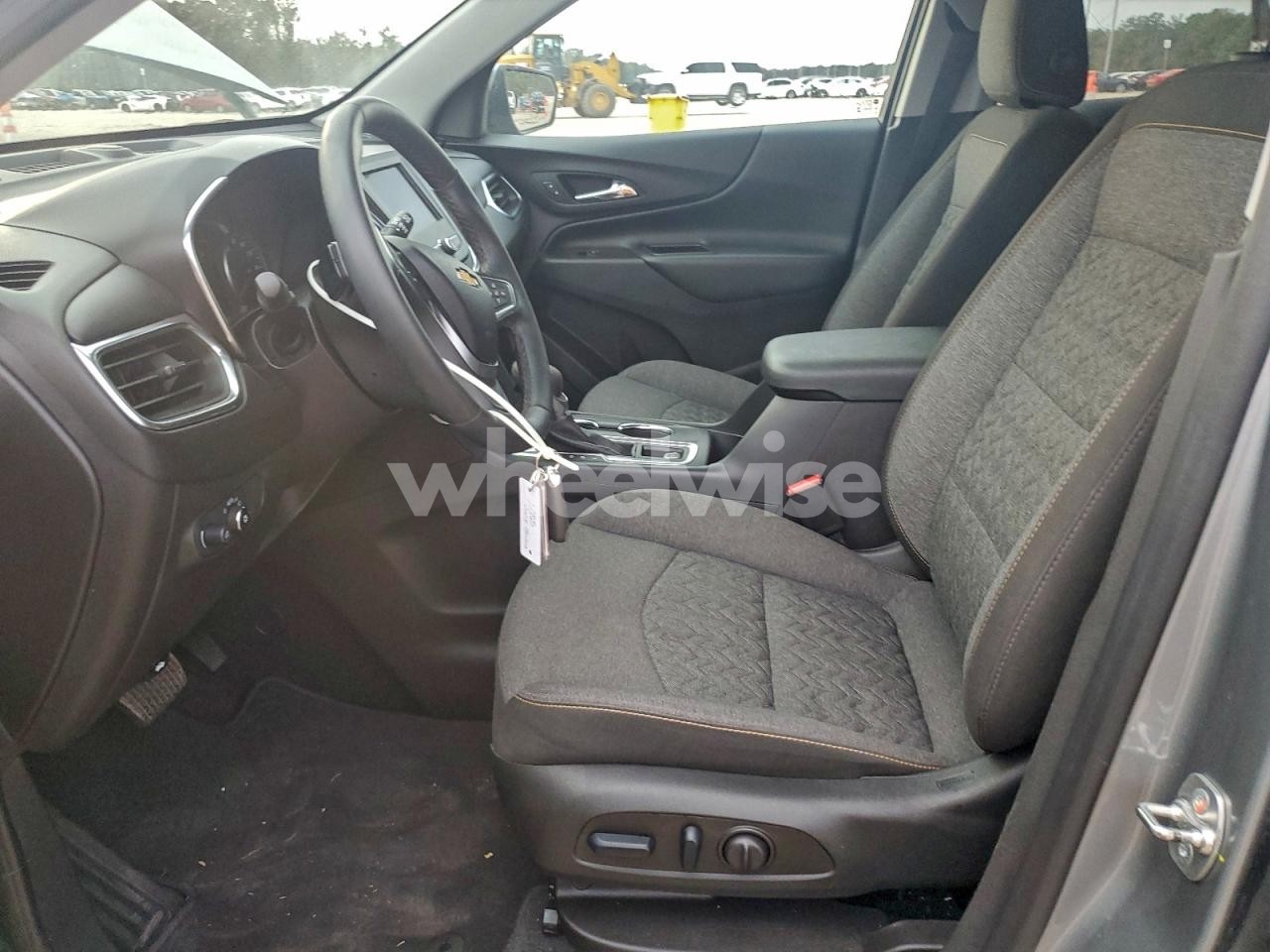 Photo 7 of 2024 CHEVROLET EQUINOX LT (VIN 3GNAXUEG2RS249460)
