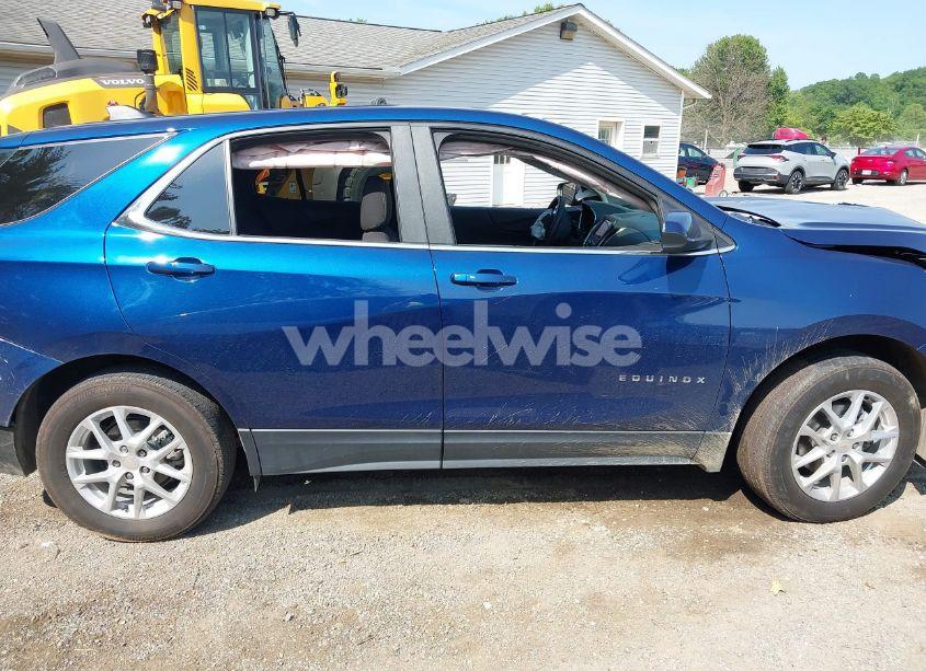 Photo 14 of 2023 Chevrolet Equinox AWD LT (VIN 3GNAXUEG3PS152703)