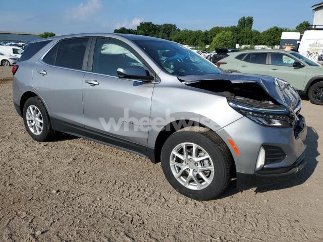 Photo 2 of 2024 CHEVROLET EQUINOX LT (VIN 3GNAXUEG3RL110531)