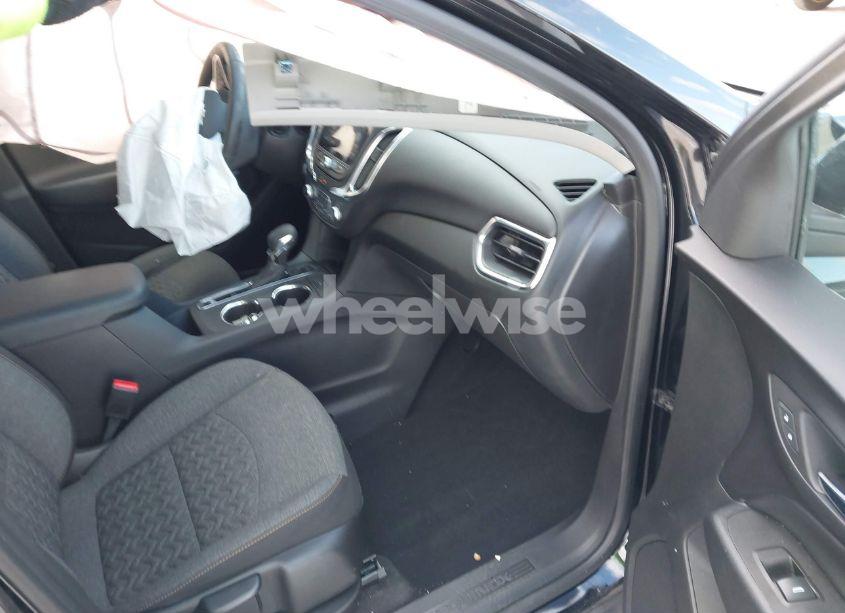 Photo 5 of 2023 Chevrolet Equinox AWD LT (VIN 3GNAXUEG6PL113839)