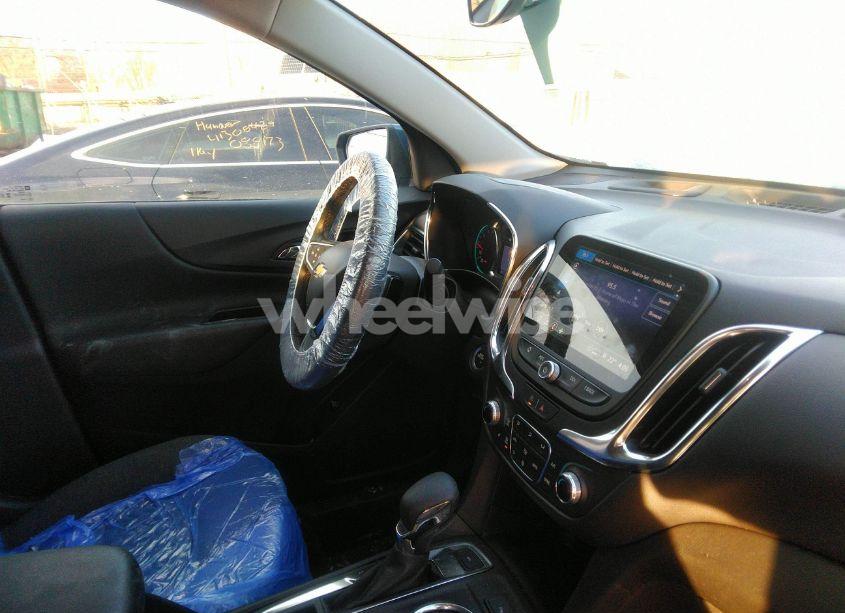 Photo 5 of 2024 Chevrolet Equinox (VIN 3GNAXUEG6RL240240)