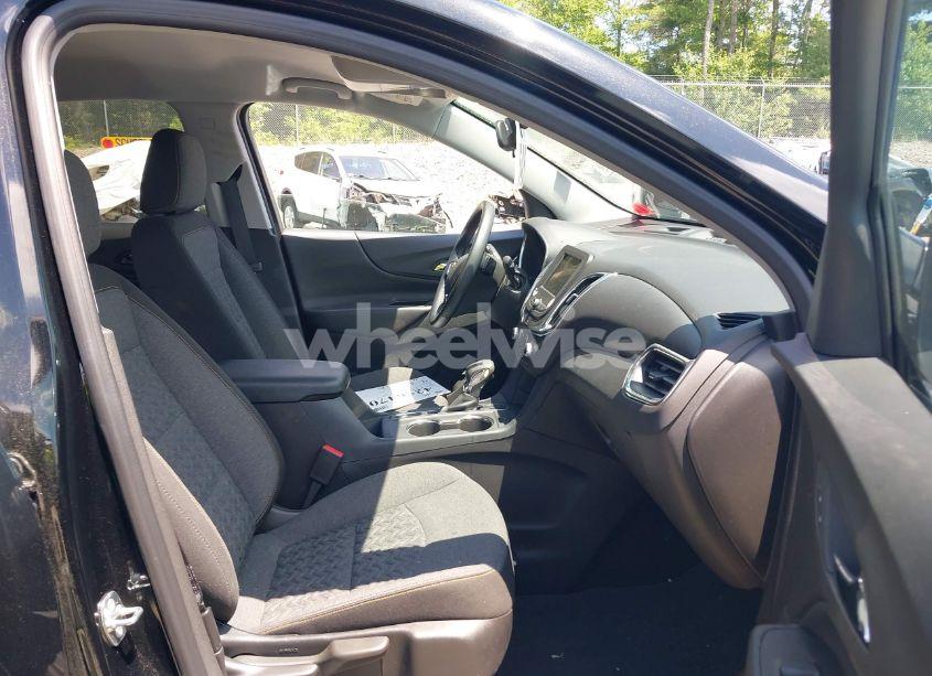 Photo 5 of 2024 Chevrolet Equinox AWD LT (VIN 3GNAXUEG6RL334392)