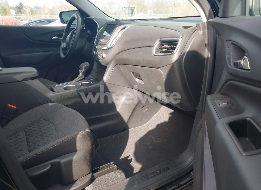 Photo 5 of 2023 Chevrolet Equinox AWD LT (VIN 3GNAXUEG7PL101957)