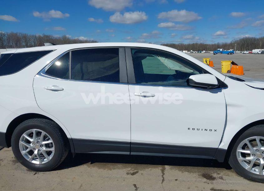 Photo 13 of 2024 Chevrolet Equinox AWD LT (VIN 3GNAXUEG7RL272971)