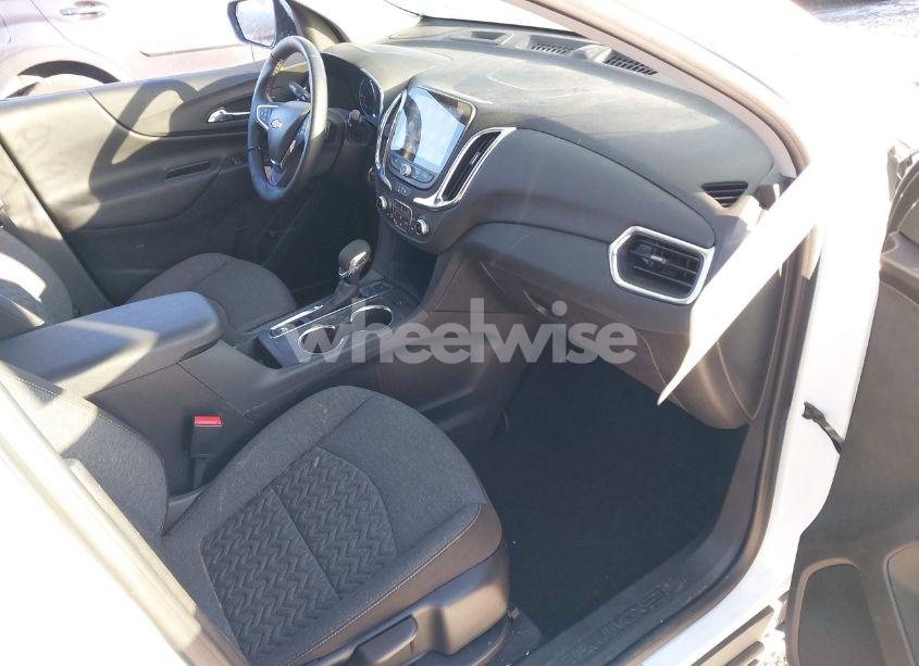 Photo 5 of 2024 Chevrolet Equinox AWD LT (VIN 3GNAXUEG7RS101952)