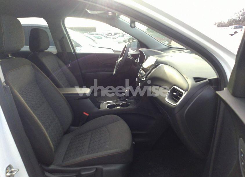 Photo 5 of 2023 Chevrolet Equinox AWD LT (VIN 3GNAXUEG9PS110844)