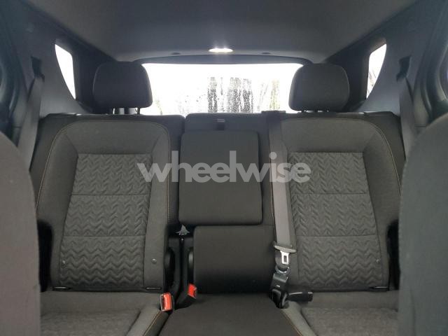 Photo 8 of 2024 CHEVROLET EQUINOX LT (VIN 3GNAXUEG9RL349789)