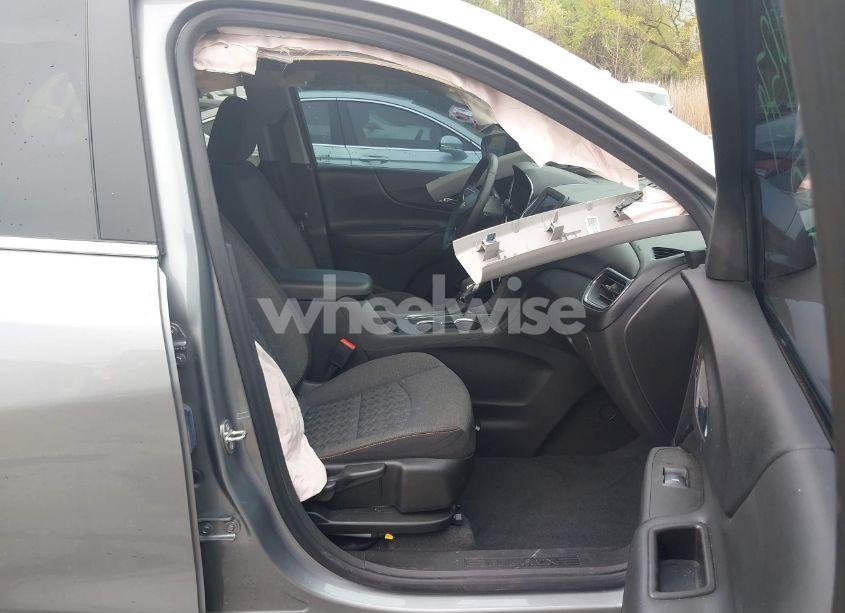 Photo 5 of 2023 Chevrolet Equinox AWD LT (VIN 3GNAXUEGXPS189604)