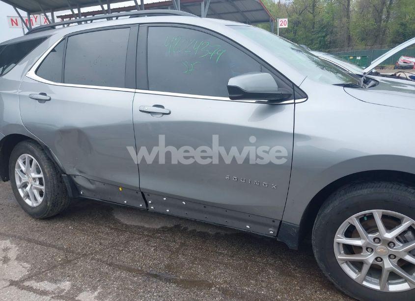 Photo 6 of 2023 Chevrolet Equinox AWD LT (VIN 3GNAXUEGXPS189604)
