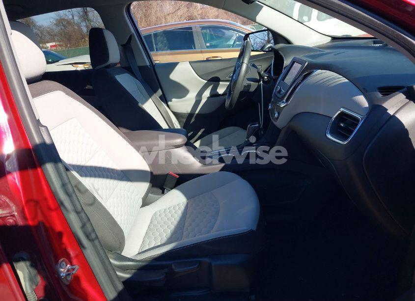 Photo 5 of 2018 Chevrolet Equinox LT (VIN 3GNAXUEU5JL171082)