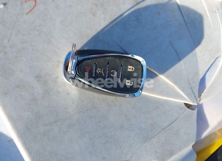 Photo 11 of 2018 Chevrolet Equinox LT (VIN 3GNAXUEU6JS615303)