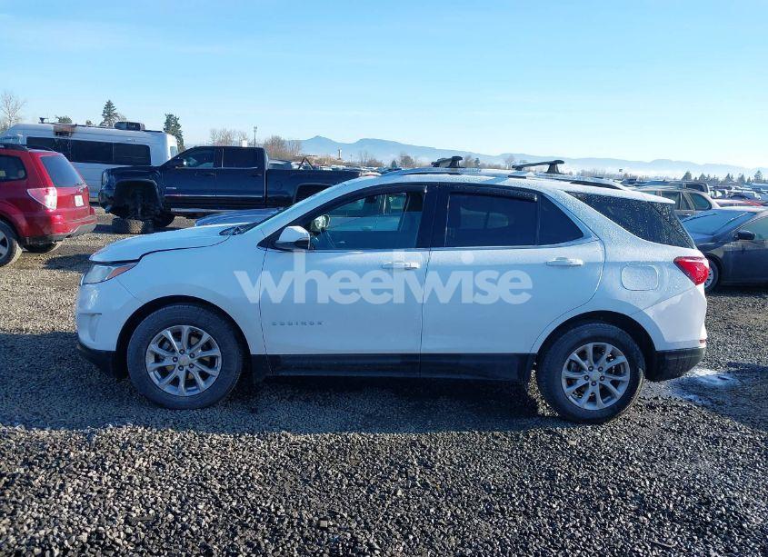 Photo 15 of 2018 Chevrolet Equinox LT (VIN 3GNAXUEU6JS615303)
