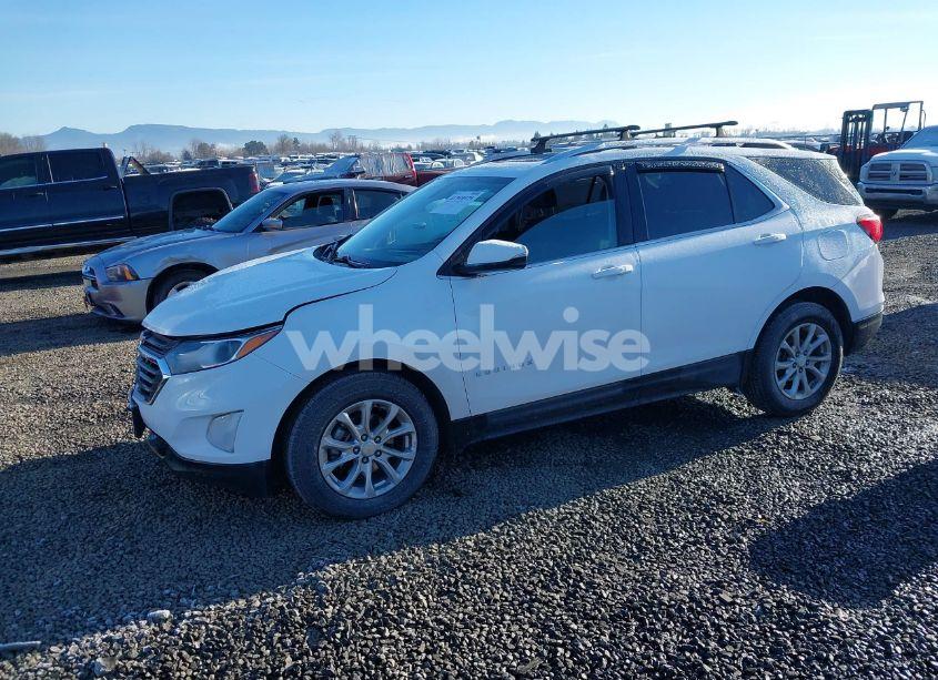 Photo 2 of 2018 Chevrolet Equinox LT (VIN 3GNAXUEU6JS615303)