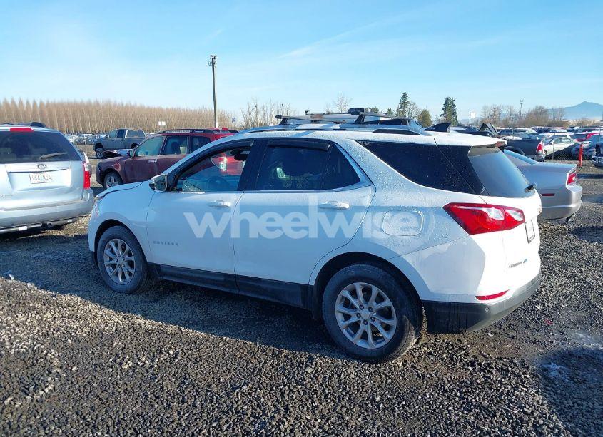 Photo 3 of 2018 Chevrolet Equinox LT (VIN 3GNAXUEU6JS615303)