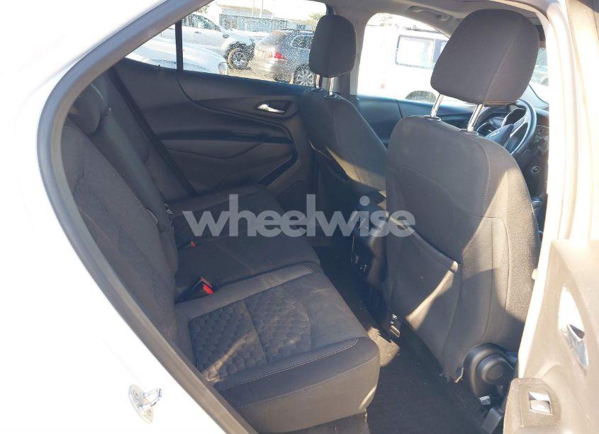 Photo 8 of 2018 Chevrolet Equinox LT (VIN 3GNAXUEU6JS615303)