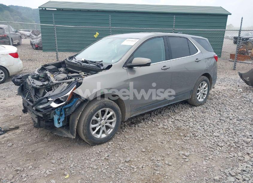 Photo 2 of 2019 Chevrolet Equinox LT (VIN 3GNAXUEV0KS536851)