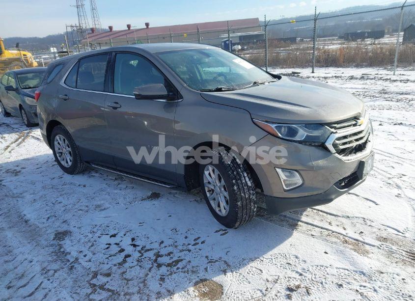 2019 Chevrolet Equinox LT (VIN 3GNAXUEV0KS553729) main photo