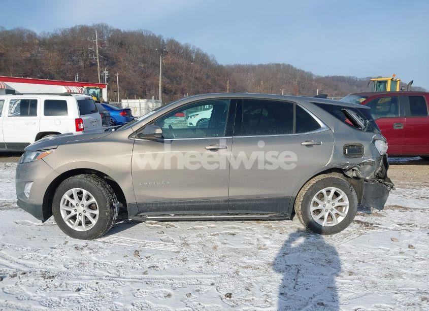 Photo 15 of 2019 Chevrolet Equinox LT (VIN 3GNAXUEV0KS553729)