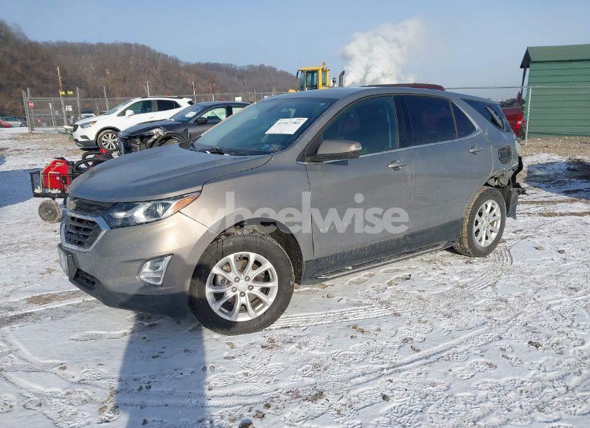Photo 2 of 2019 Chevrolet Equinox LT (VIN 3GNAXUEV0KS553729)