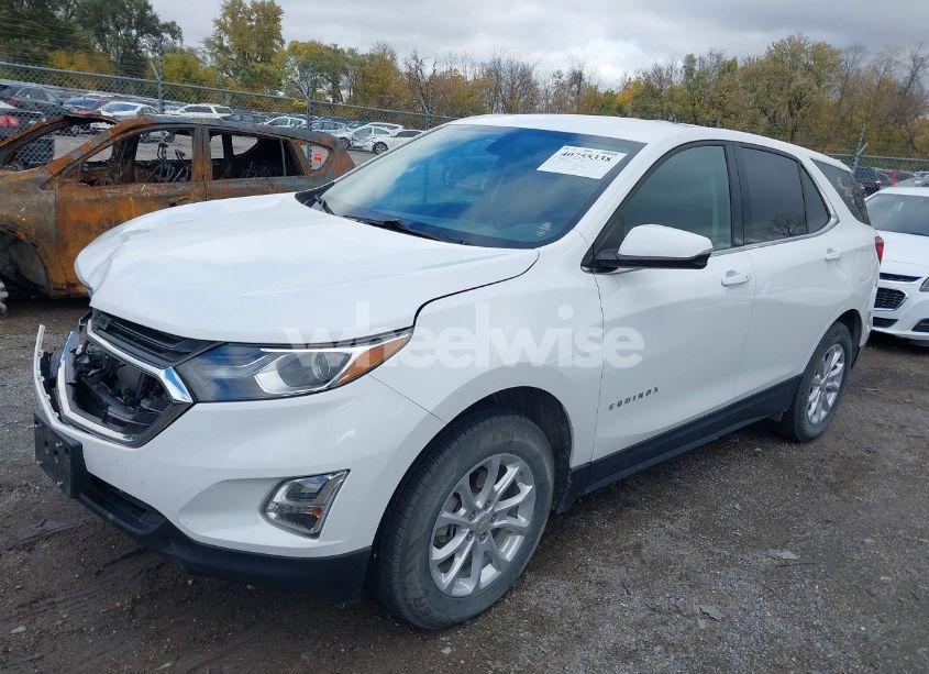 Photo 2 of 2019 Chevrolet Equinox LT (VIN 3GNAXUEV0KS674762)