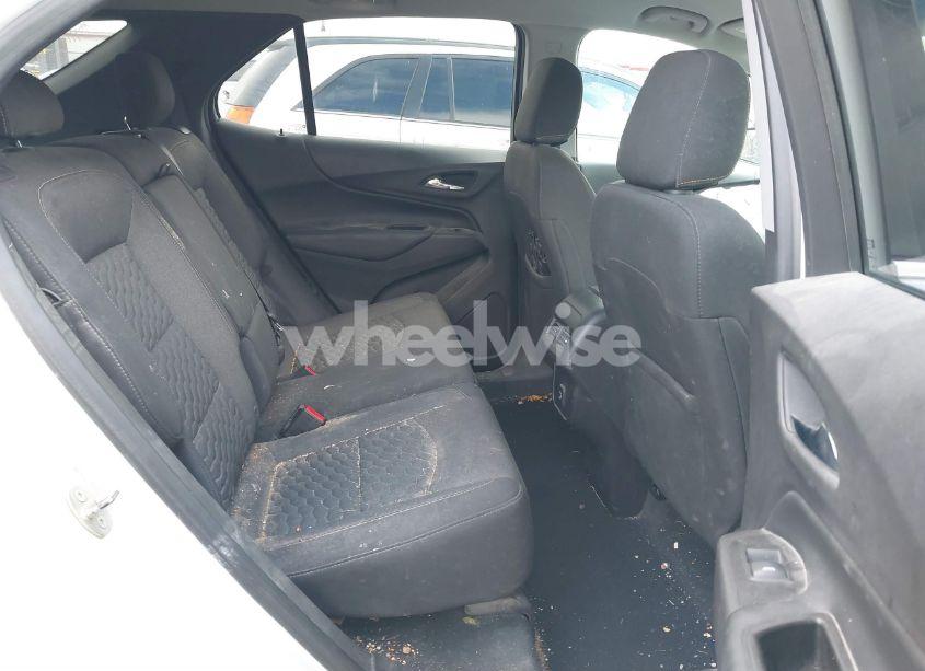 Photo 8 of 2019 Chevrolet Equinox LT (VIN 3GNAXUEV0KS674762)