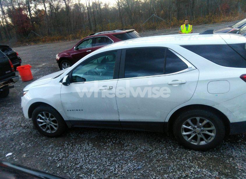 Photo 14 of 2021 Chevrolet Equinox AWD LT (VIN 3GNAXUEV0MS136453)