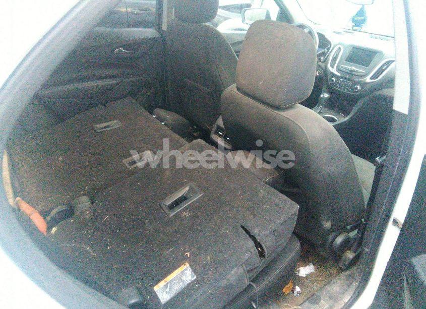 Photo 8 of 2021 Chevrolet Equinox AWD LT (VIN 3GNAXUEV0MS136453)