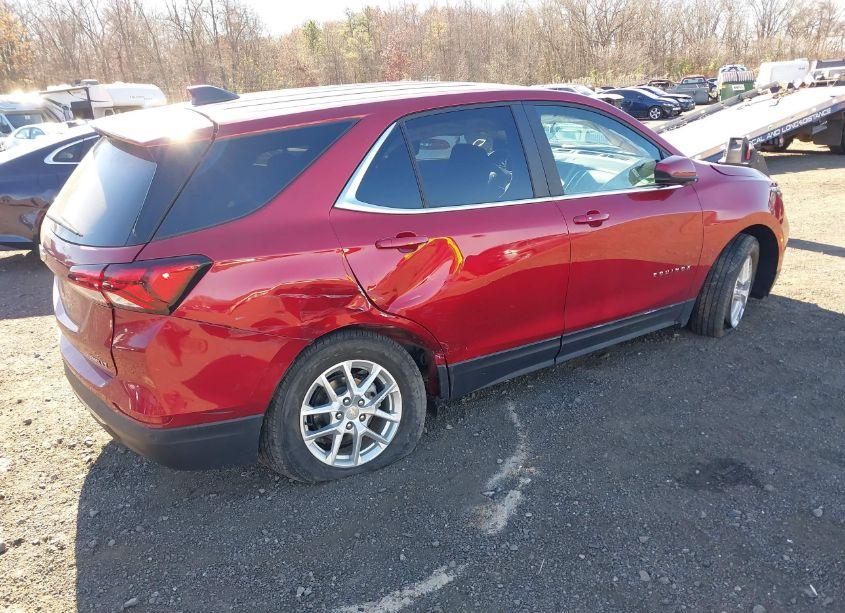 Photo 4 of 2022 Chevrolet Equinox AWD LT (VIN 3GNAXUEV0NL124900)