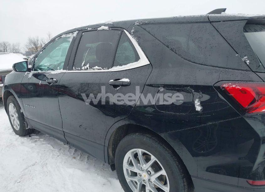 Photo 14 of 2022 Chevrolet Equinox AWD LT (VIN 3GNAXUEV0NL152034)