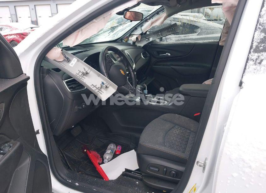 Photo 5 of 2022 Chevrolet Equinox AWD LT (VIN 3GNAXUEV0NL173448)