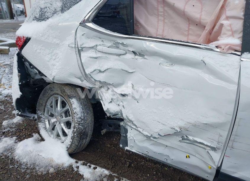 Photo 6 of 2022 Chevrolet Equinox AWD LT (VIN 3GNAXUEV0NL173448)