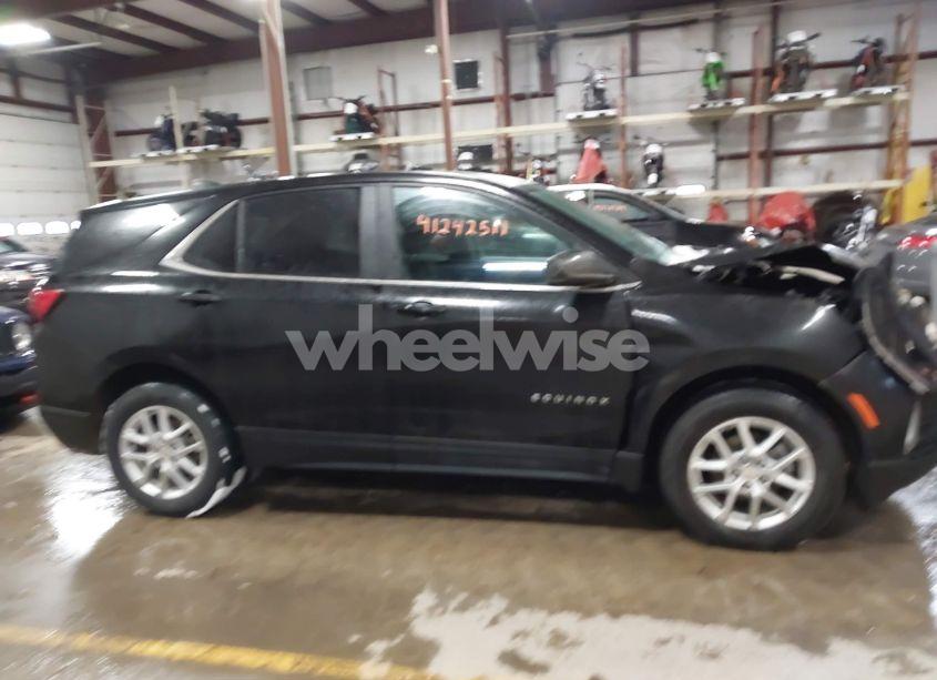 Photo 13 of 2022 Chevrolet Equinox AWD LT (VIN 3GNAXUEV0NL269662)