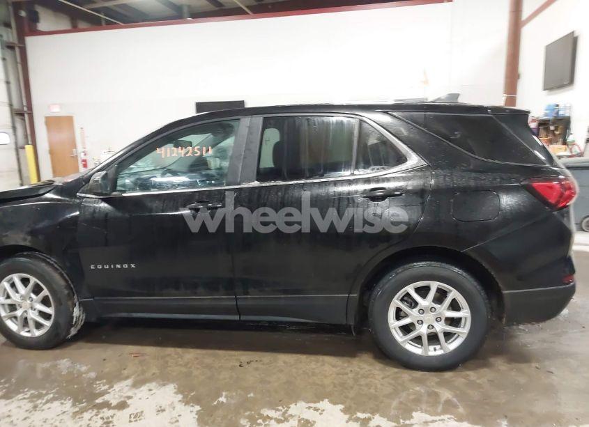 Photo 14 of 2022 Chevrolet Equinox AWD LT (VIN 3GNAXUEV0NL269662)