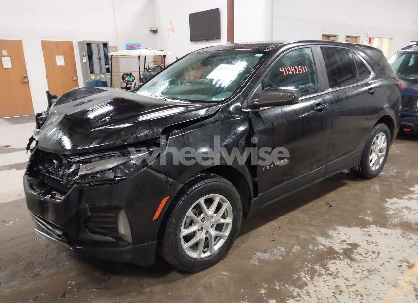 Photo 2 of 2022 Chevrolet Equinox AWD LT (VIN 3GNAXUEV0NL269662)