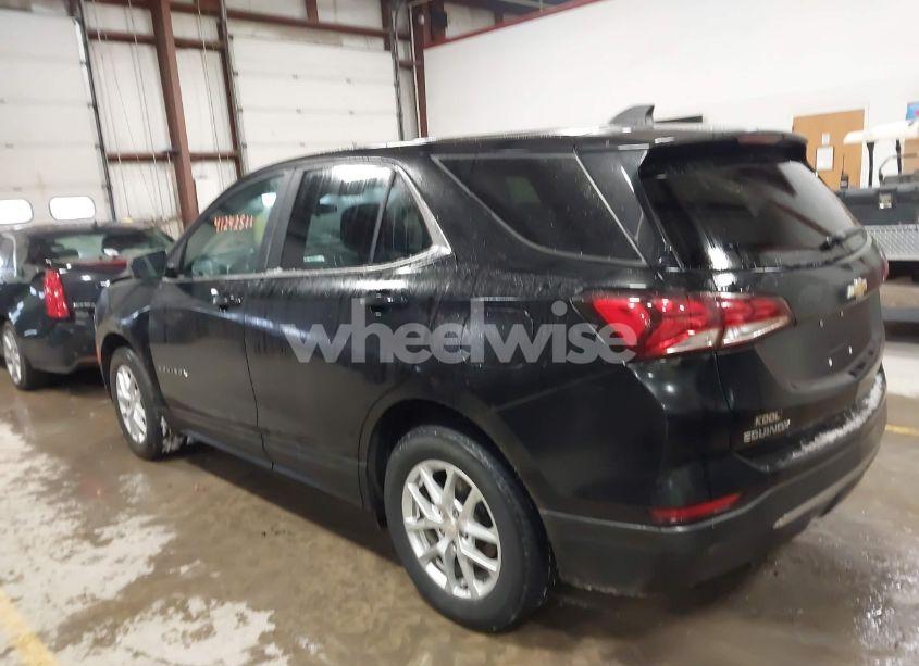 Photo 3 of 2022 Chevrolet Equinox AWD LT (VIN 3GNAXUEV0NL269662)