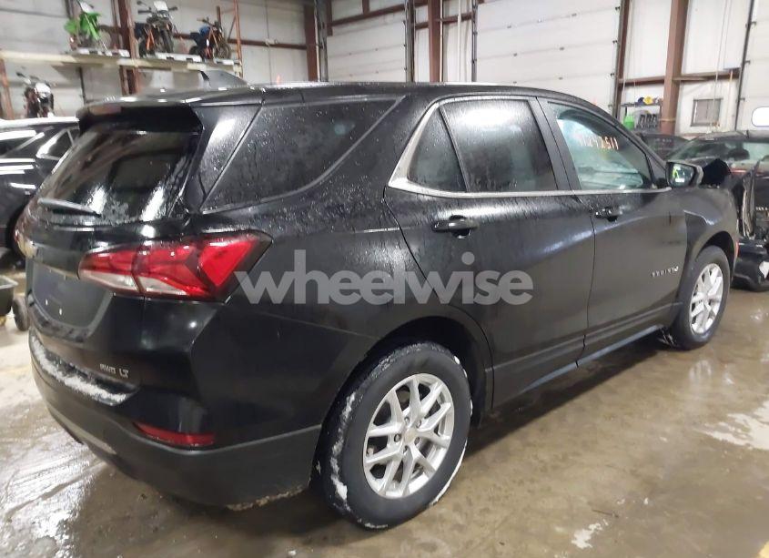 Photo 4 of 2022 Chevrolet Equinox AWD LT (VIN 3GNAXUEV0NL269662)