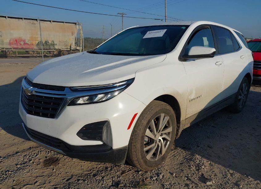 Photo 2 of 2022 Chevrolet Equinox AWD LT (VIN 3GNAXUEV0NL289569)