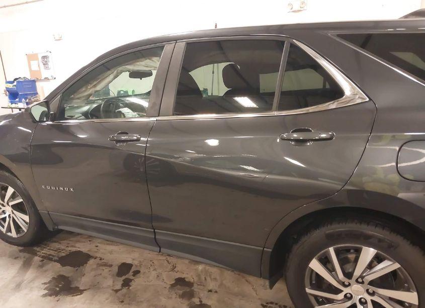 Photo 15 of 2022 Chevrolet Equinox AWD LT (VIN 3GNAXUEV0NS233654)