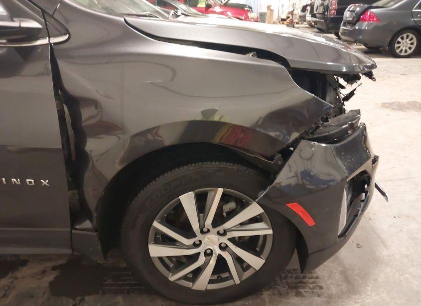 Photo 18 of 2022 Chevrolet Equinox AWD LT (VIN 3GNAXUEV0NS233654)