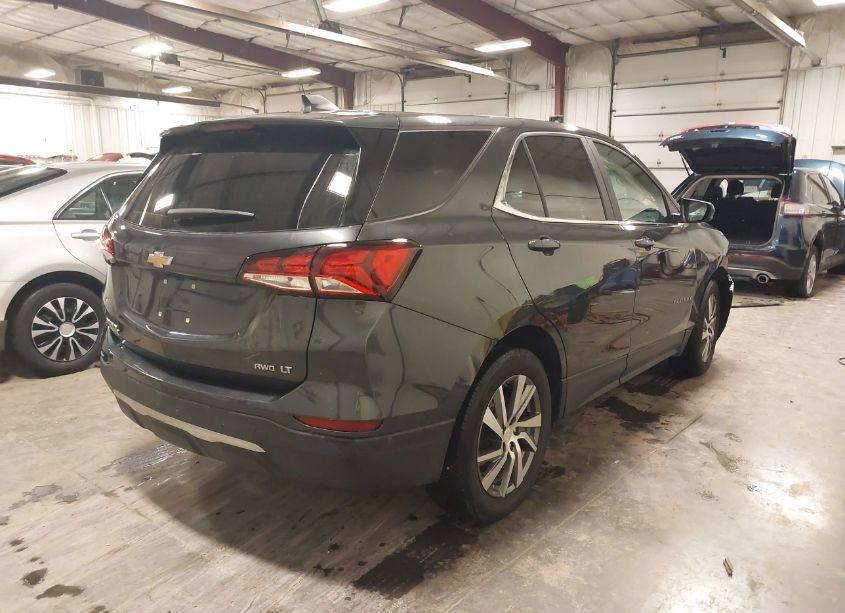 Photo 4 of 2022 Chevrolet Equinox AWD LT (VIN 3GNAXUEV0NS233654)