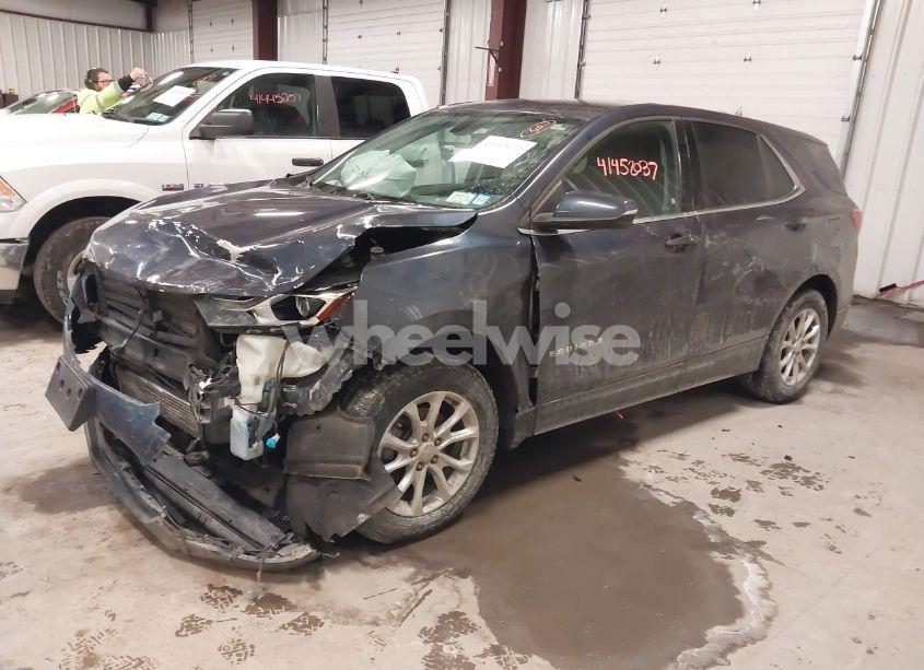 Photo 2 of 2019 Chevrolet Equinox LT (VIN 3GNAXUEV1KL234852)