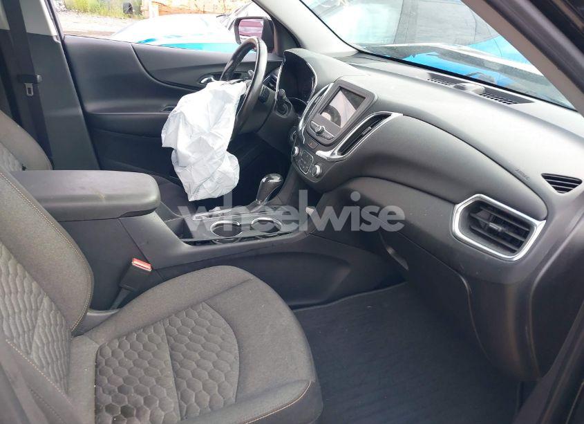 Photo 5 of 2019 Chevrolet Equinox LT (VIN 3GNAXUEV1KL246905)