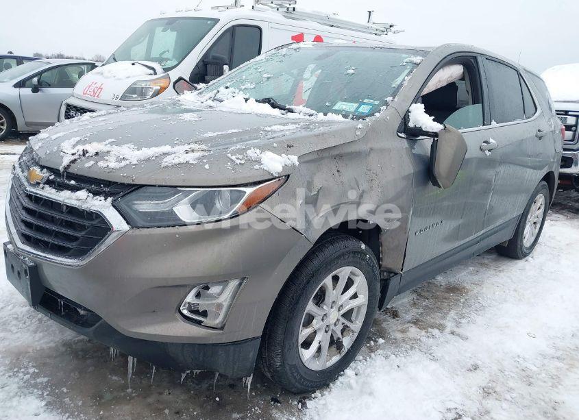 Photo 2 of 2019 Chevrolet Equinox LT (VIN 3GNAXUEV1KS585170)