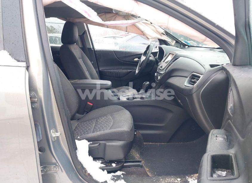 Photo 5 of 2019 Chevrolet Equinox LT (VIN 3GNAXUEV1KS585170)