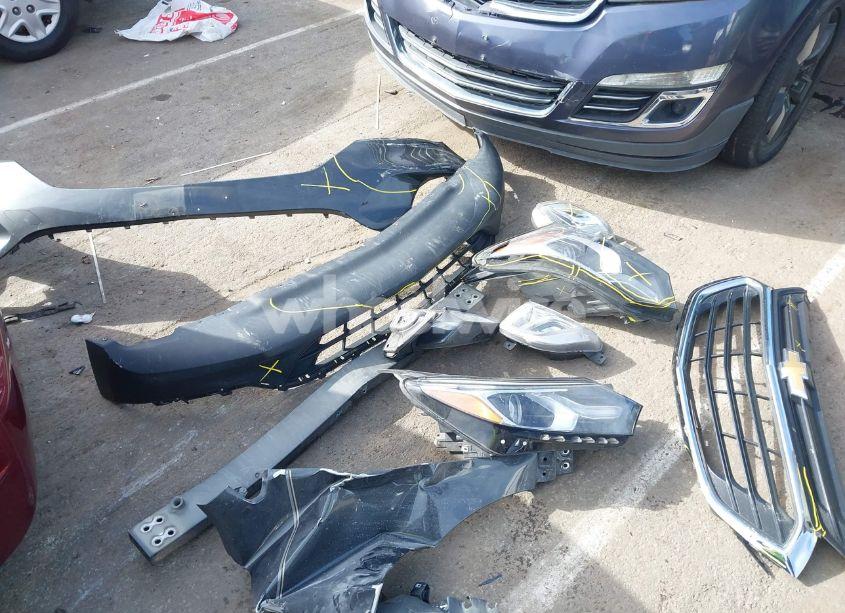 Photo 12 of 2019 Chevrolet Equinox LT (VIN 3GNAXUEV1KS633184)