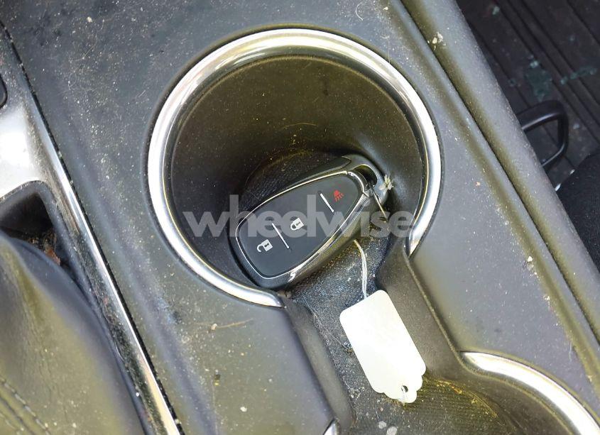 Photo 11 of 2019 Chevrolet Equinox LT (VIN 3GNAXUEV1KS671854)