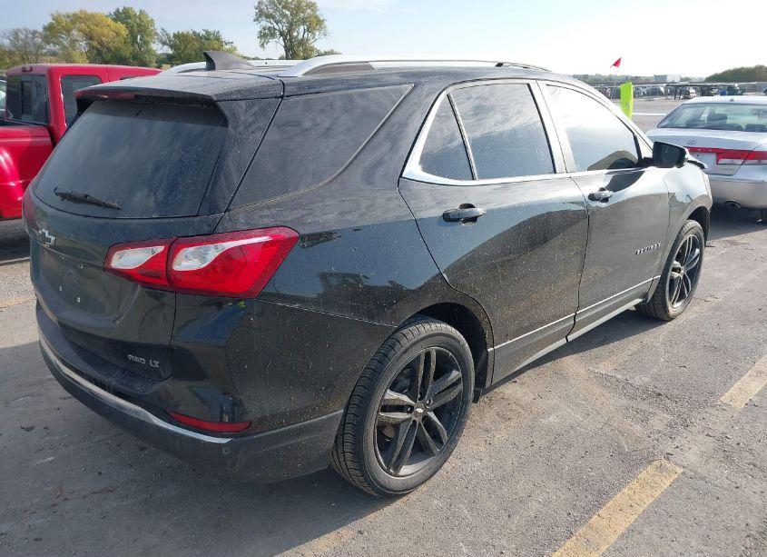 Photo 4 of 2021 Chevrolet Equinox AWD LT (VIN 3GNAXUEV1ML303817)