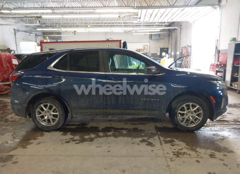 Photo 13 of 2022 Chevrolet Equinox AWD LT (VIN 3GNAXUEV1NL102243)